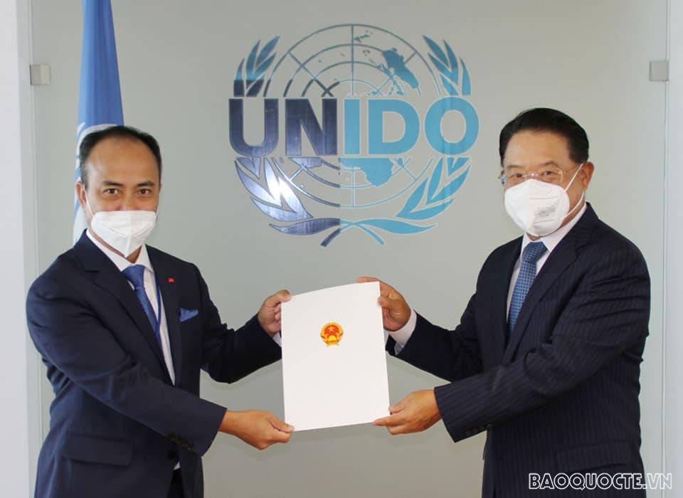 Vietnamese Ambassador presents Credentials to UNIDO General Director